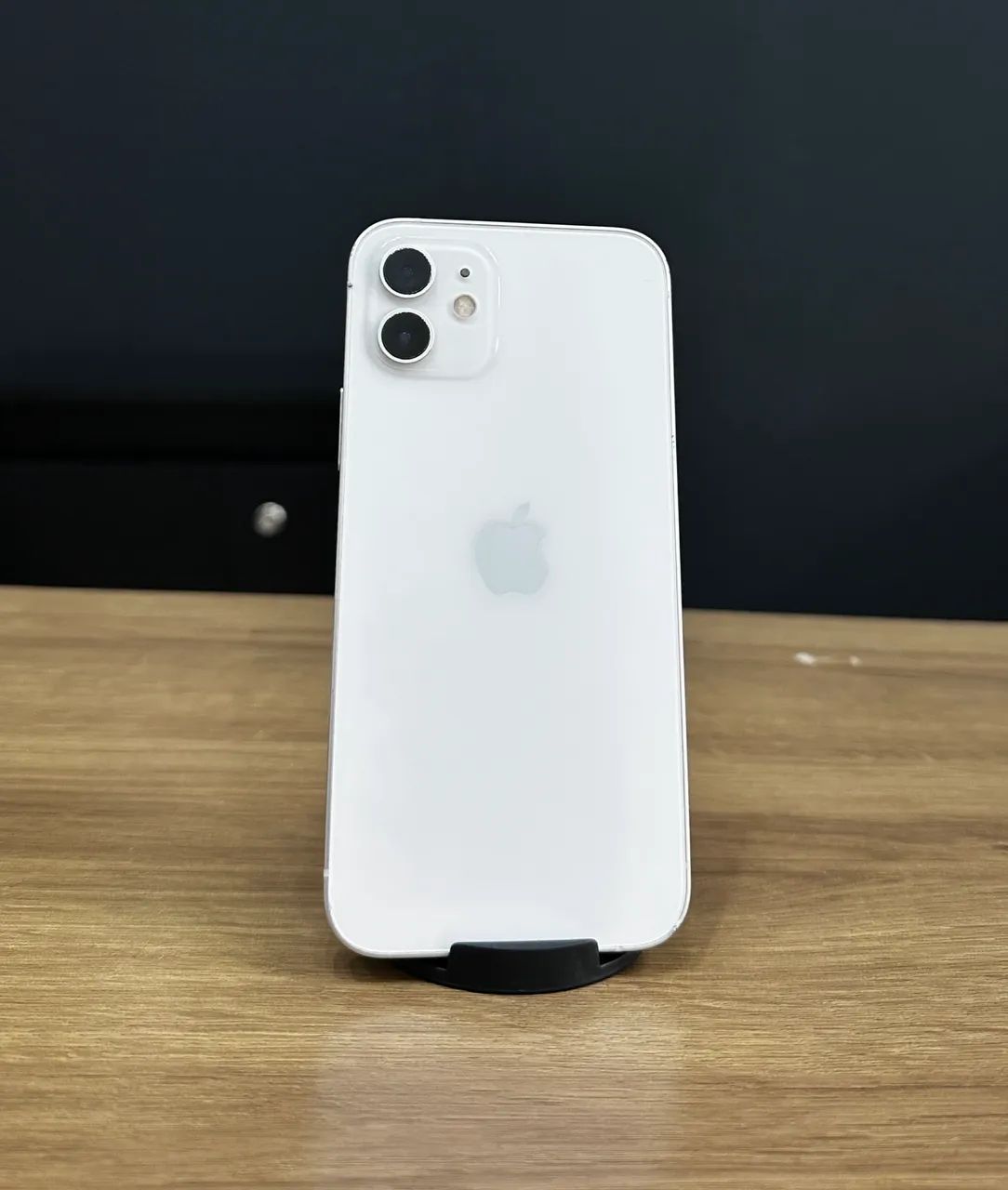 iPhone 12 64gb branco semi novo em perfeito estado!! - Celulares e