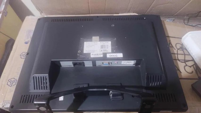 Monitor 19 polegadas VGA64296995007875121