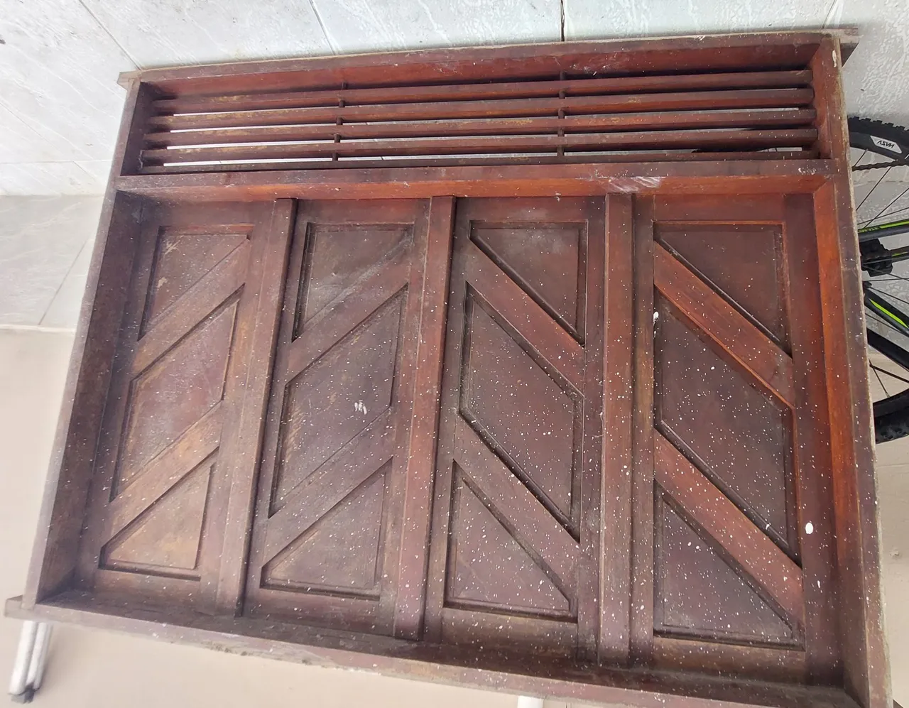 Janela de madeira maciça jatobá