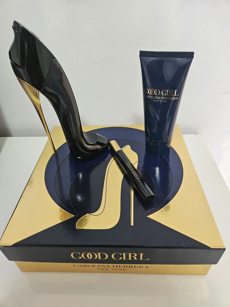 Perfume Good Girl by Carolina Herrera EDP 80ml +Travel size 10ml + Body Lotion 100ml