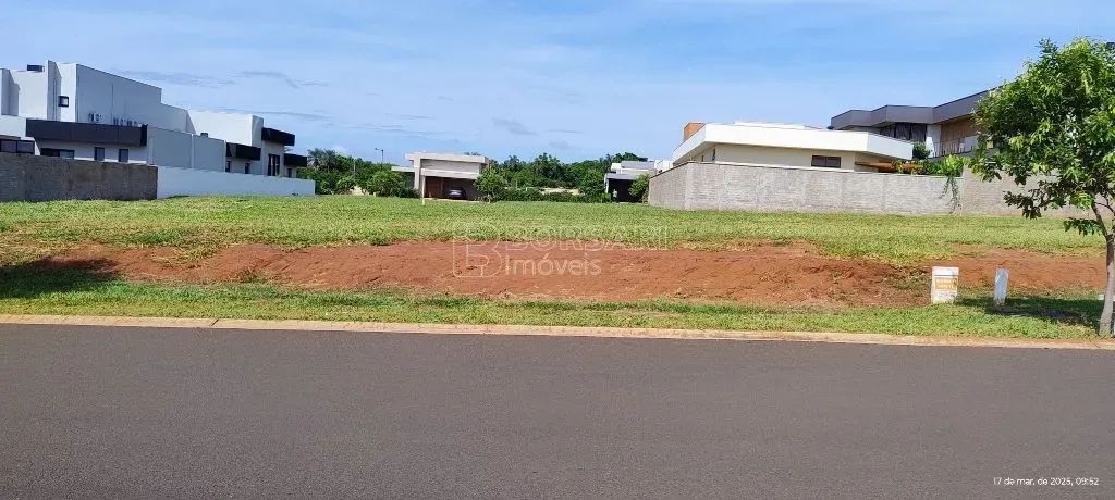 Venda de Terreno / Condomínio na cidade de Araraquara