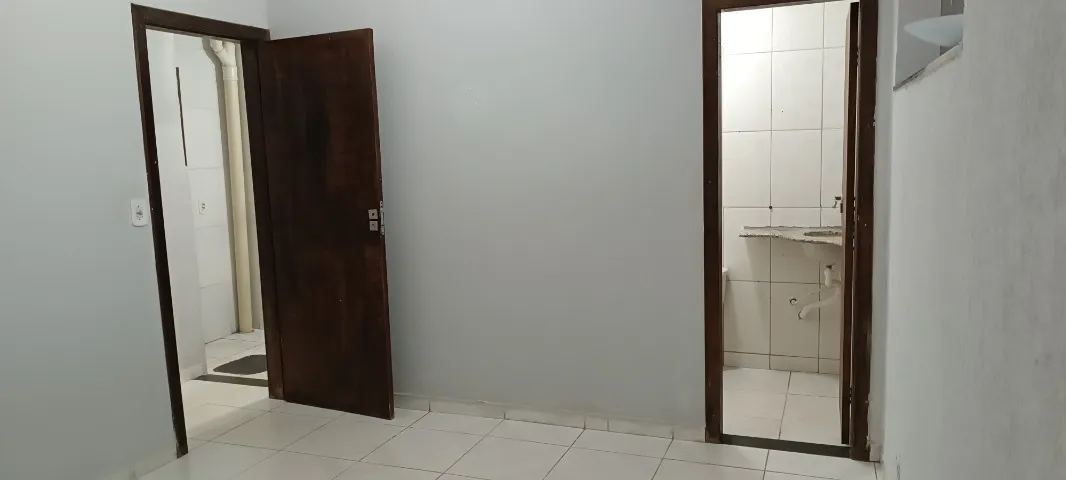 Alugo casa e / ou loja