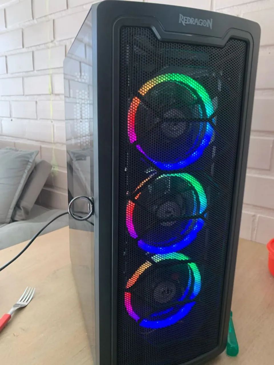 Gabinete Gamer Redragon com RGB