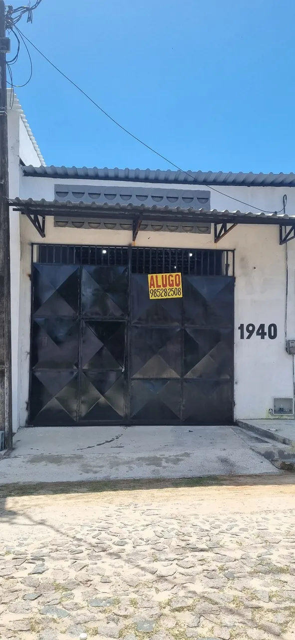 Alugo um galpão no bairro pajuçara.