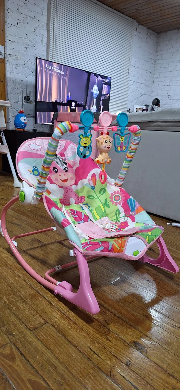 Balanço para bebê com móbile