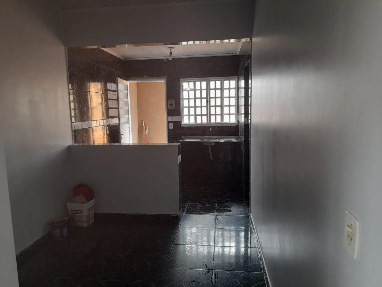 ALUGO CASA QNQ 4