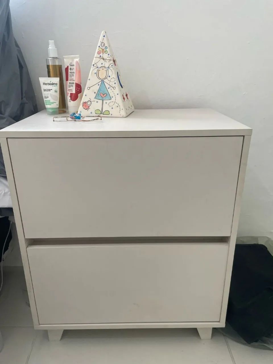 Mesa de Cabeceira Branca 2 Gavetas
