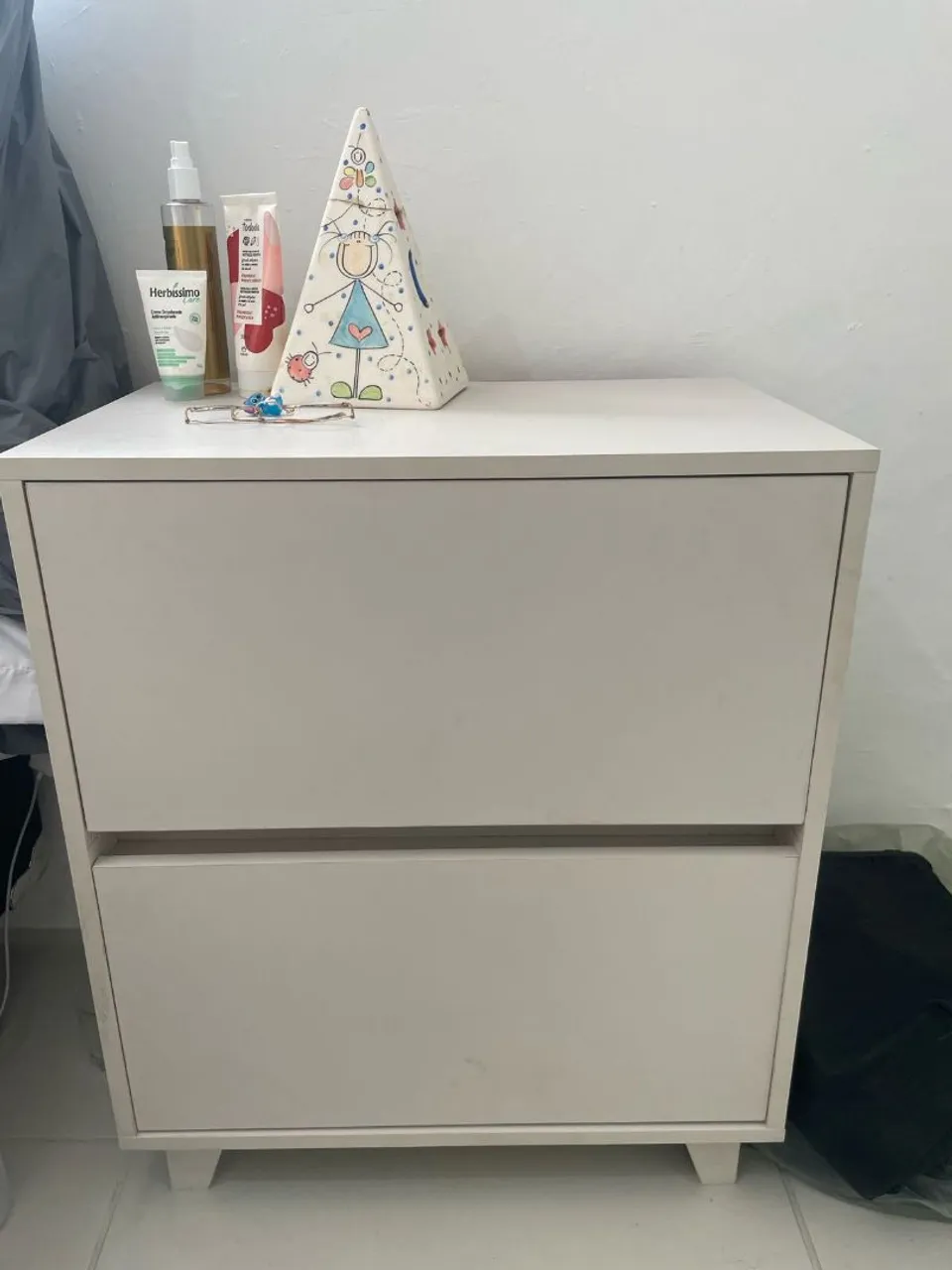 Mesa de Cabeceira Branca 2 Gavetas