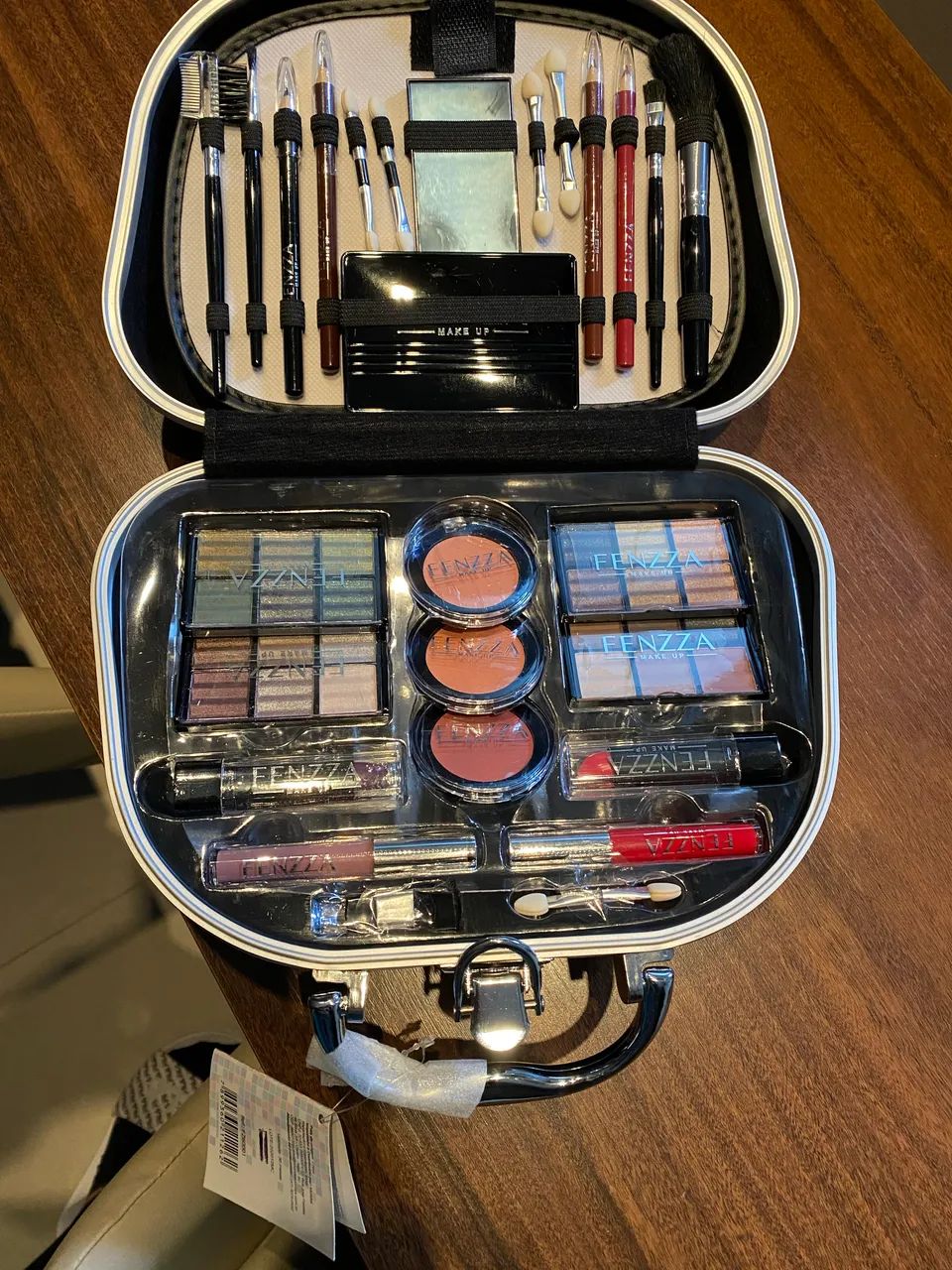 Bolsa com maquiagem nova  - Foto 5