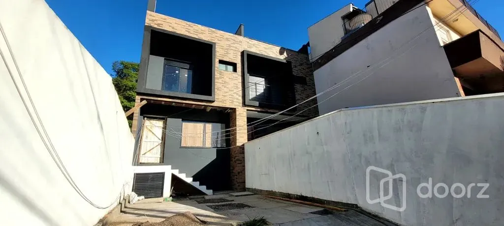 Imóvel na Matias José Bins com 3 dormitórios e 210m²