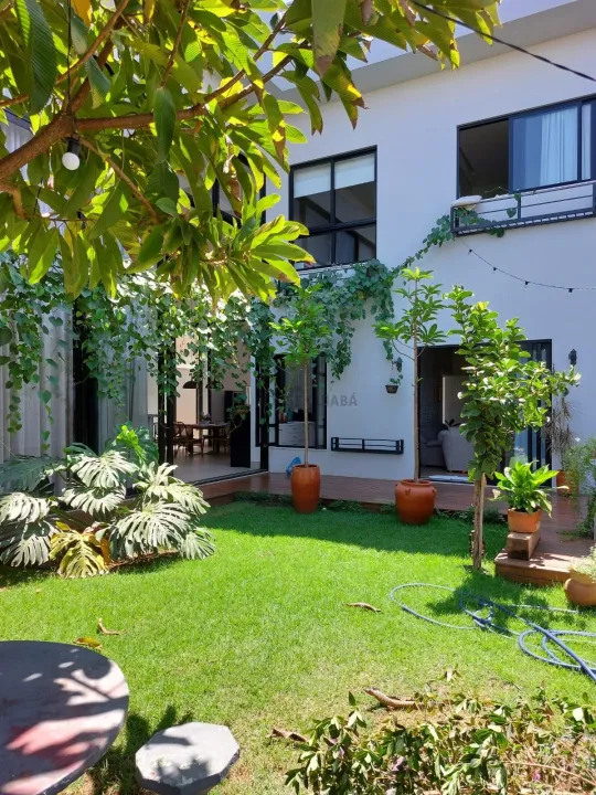 Casa dois pisos com excelente localização na cidade de Primavera do Lesta MT