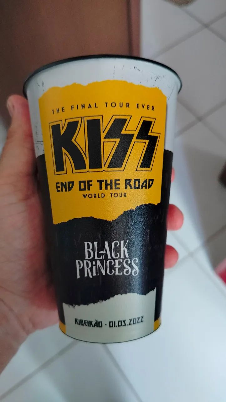 Copos Iron Maiden e Kiss