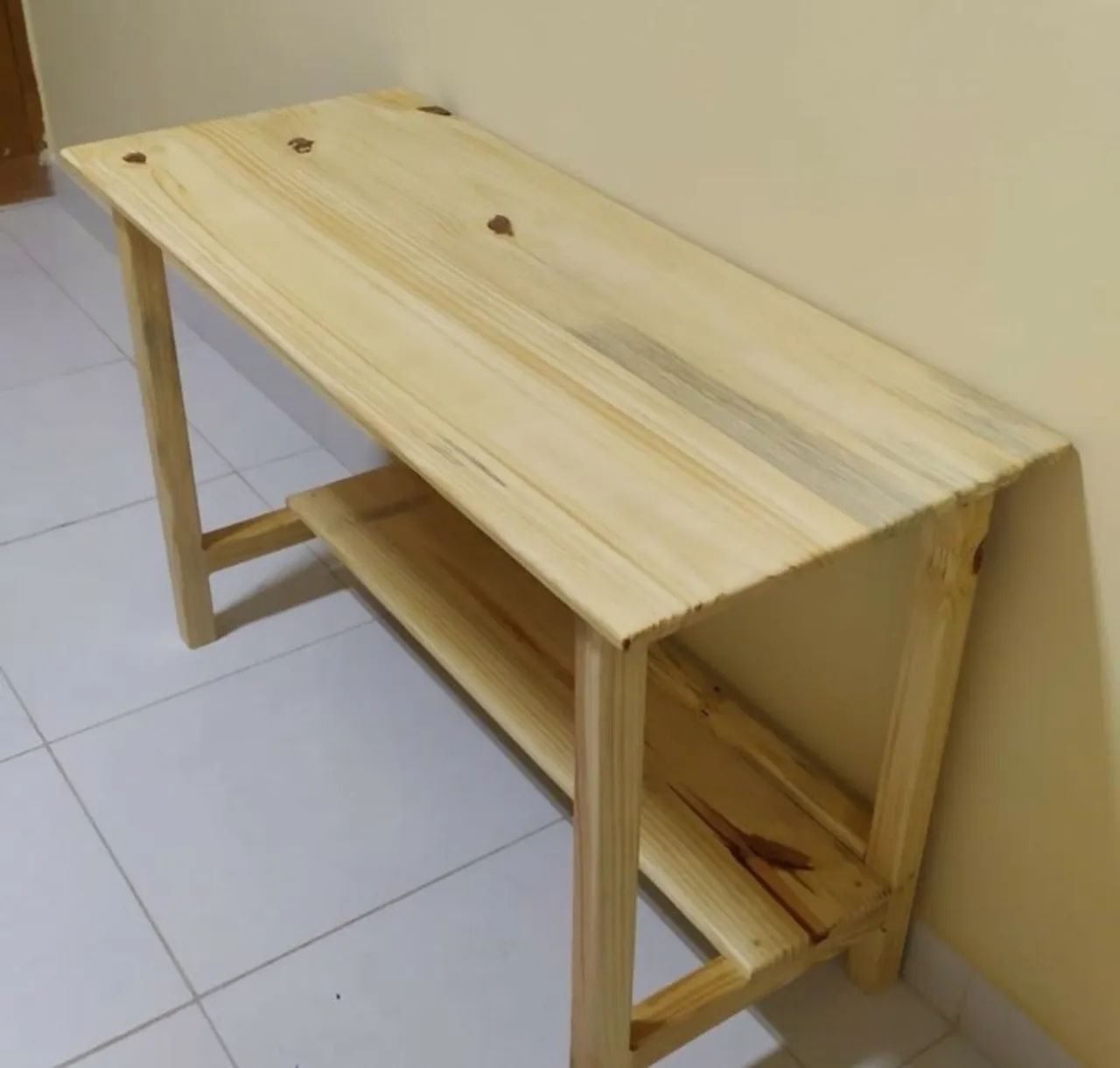 Mesa de madeira simples