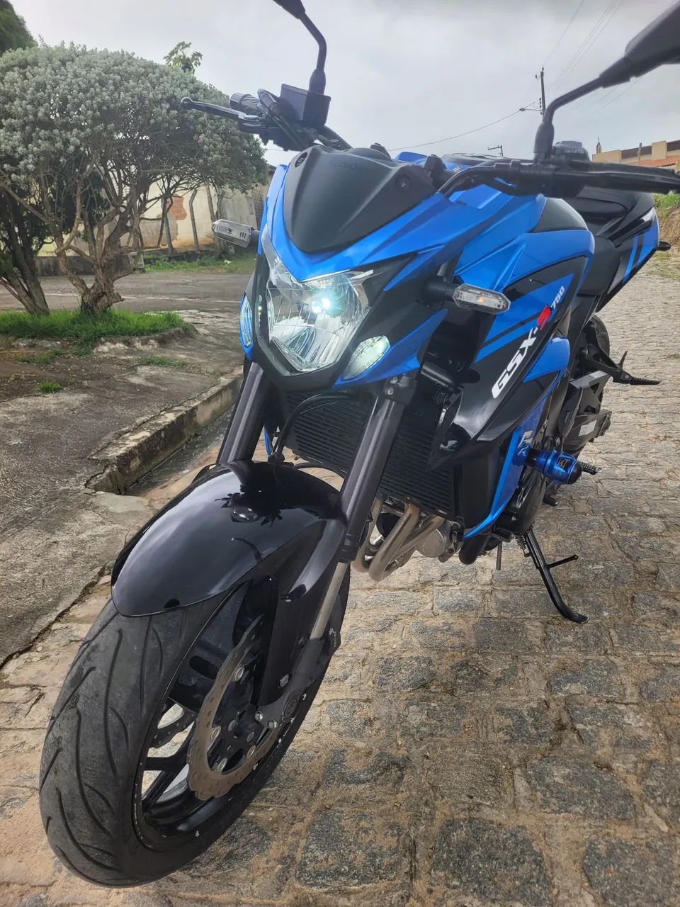 Suzuki GSXS750 - Foto 2