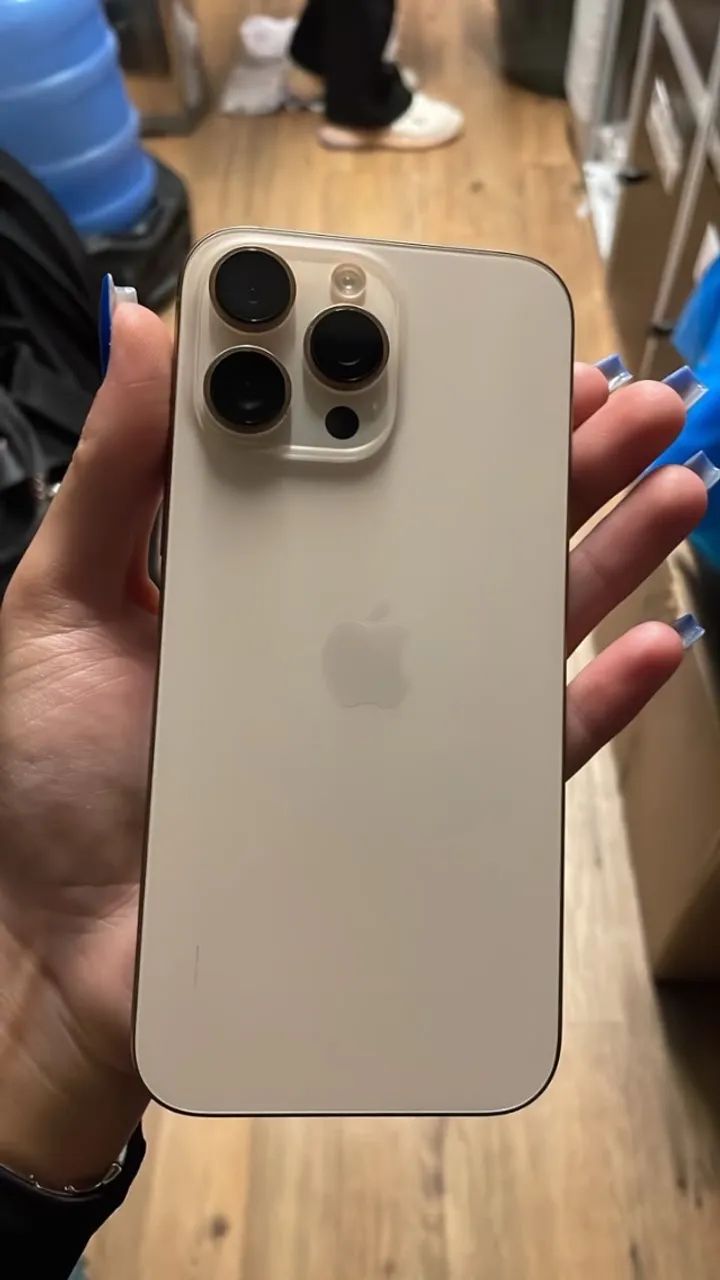 iPhone 16 pro max  - Foto 2