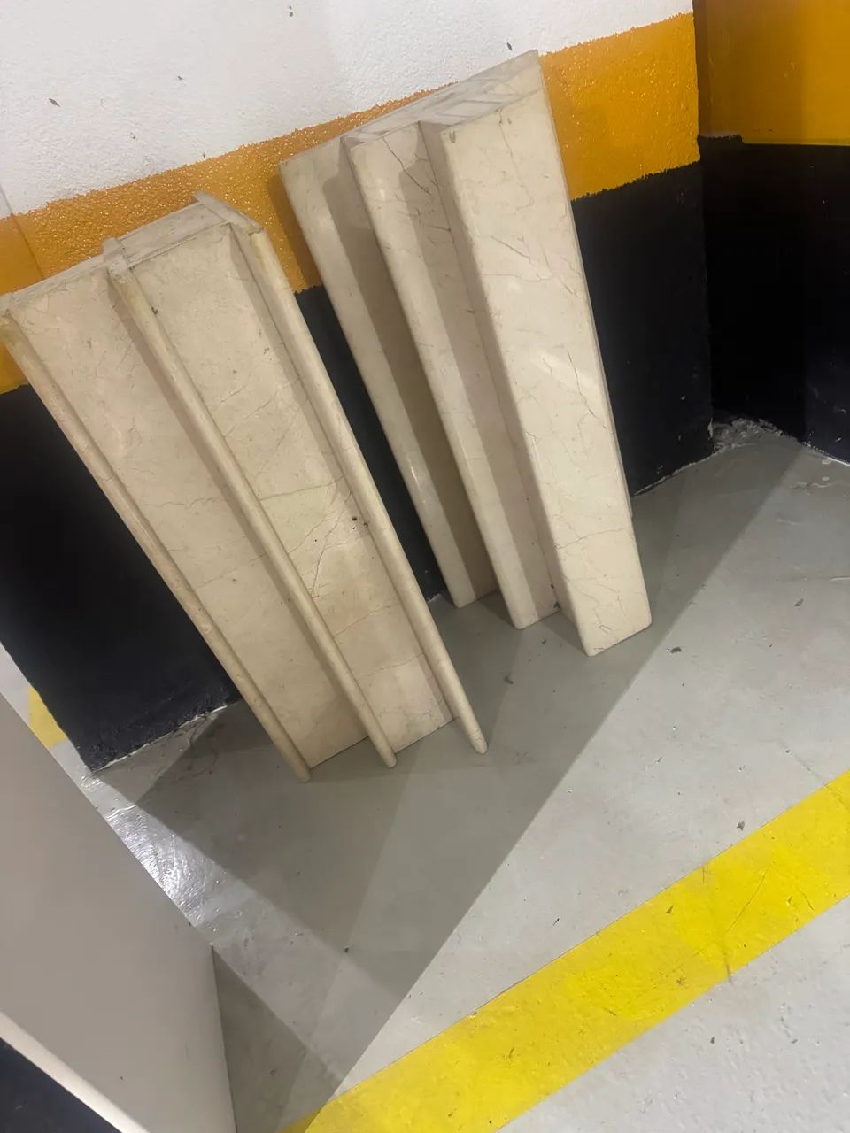 Base pé de mesa mármore 