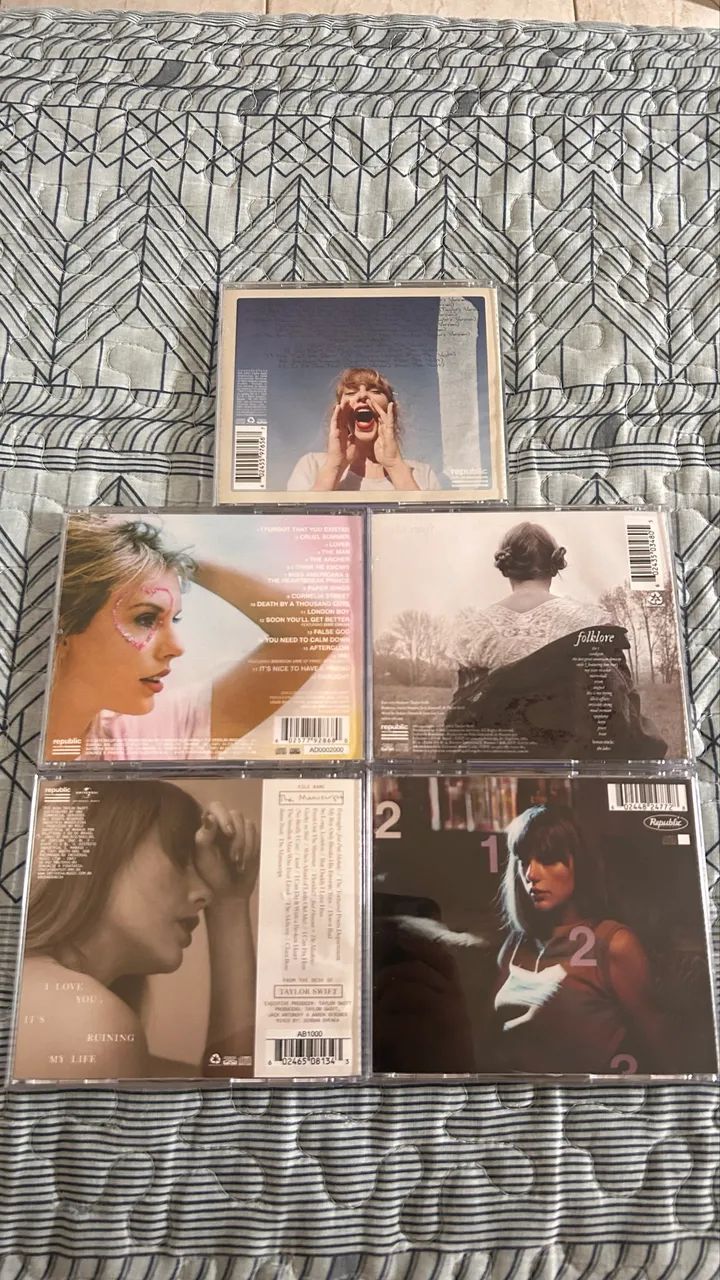 Vendo lote com 5 CDs da Taylor Swift = R$230 - Foto 2