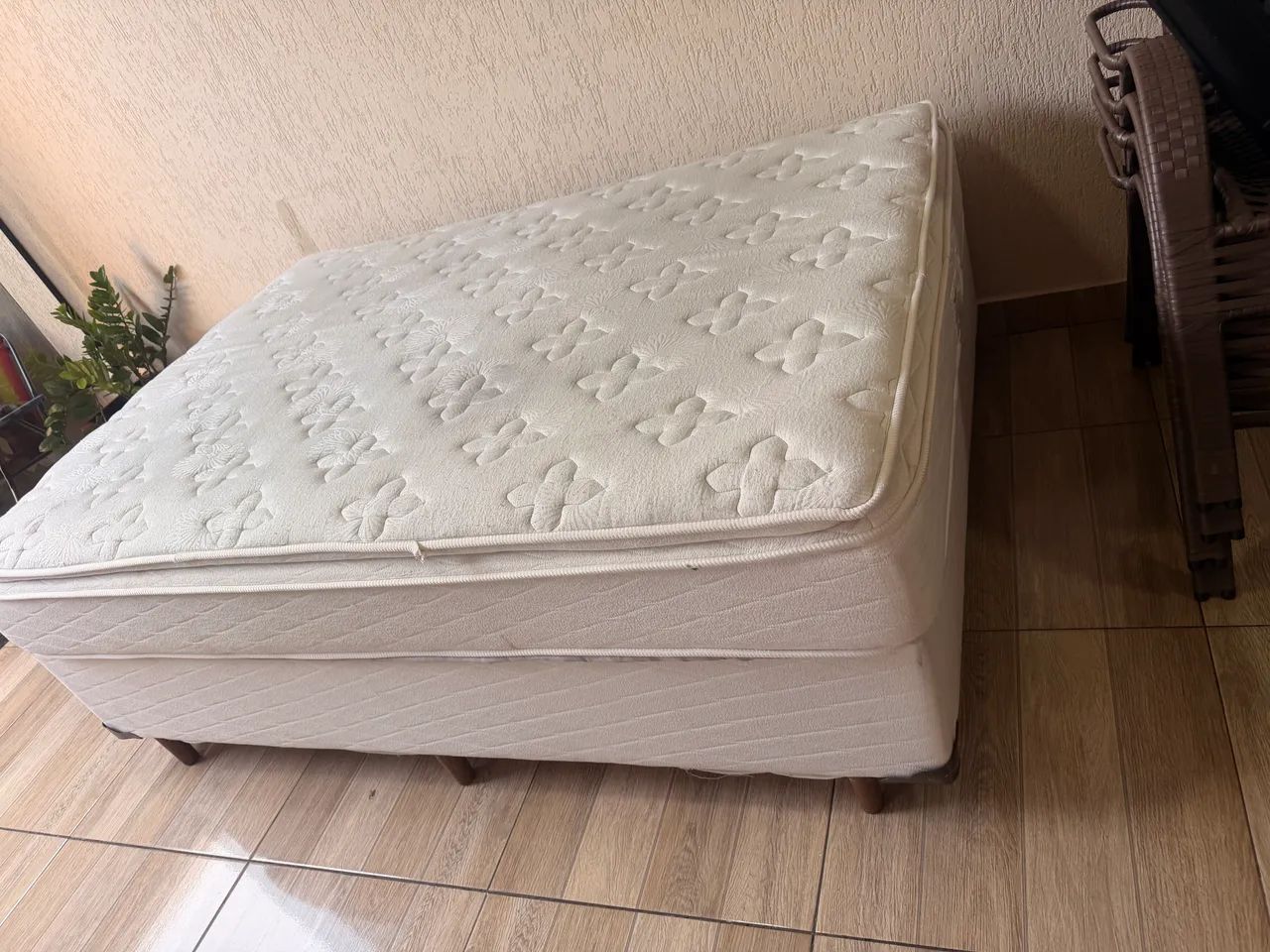 Vendo cama box casal