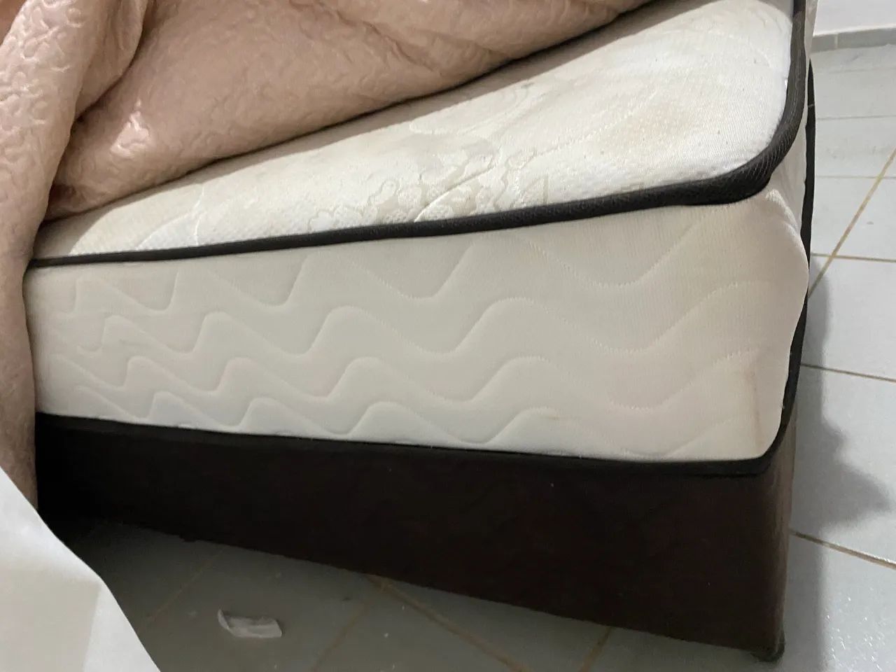 Vendo cama Box solteirão  - Foto 4