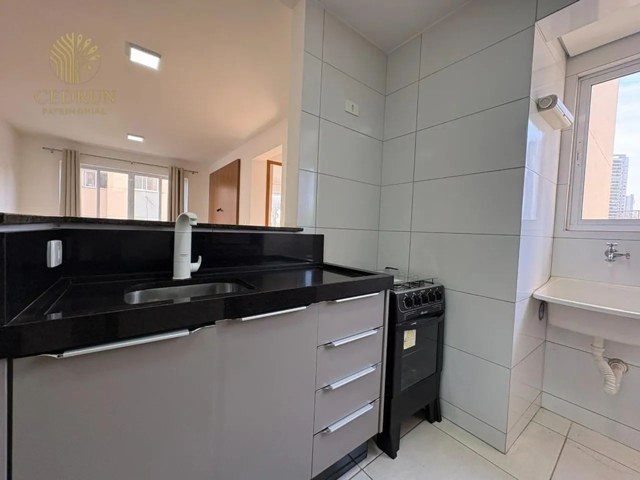 Apartamento para alugar em Maringá, Zona 08, com 2 quartos, com 45.61 m² - Foto 4
