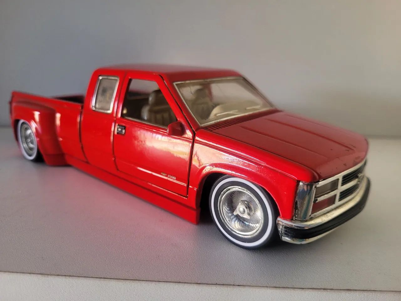 Miniatura Silverado Americana 1/24