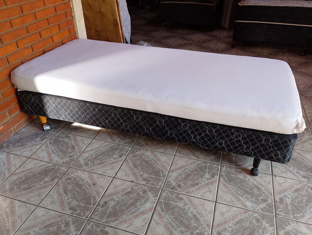 Cama box Solteiro nova + colchao com capa de algodao de brinde! Entregamos - Foto 2