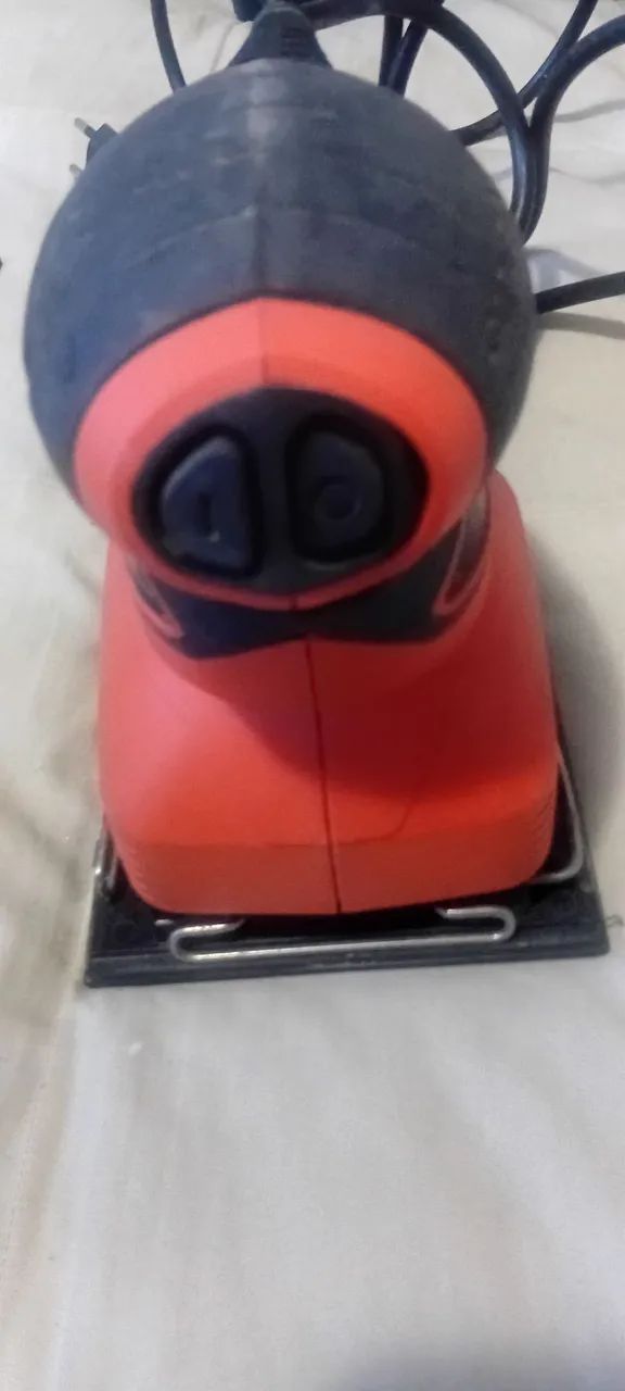 Lixadeira profissional Black e Decker - Foto 2