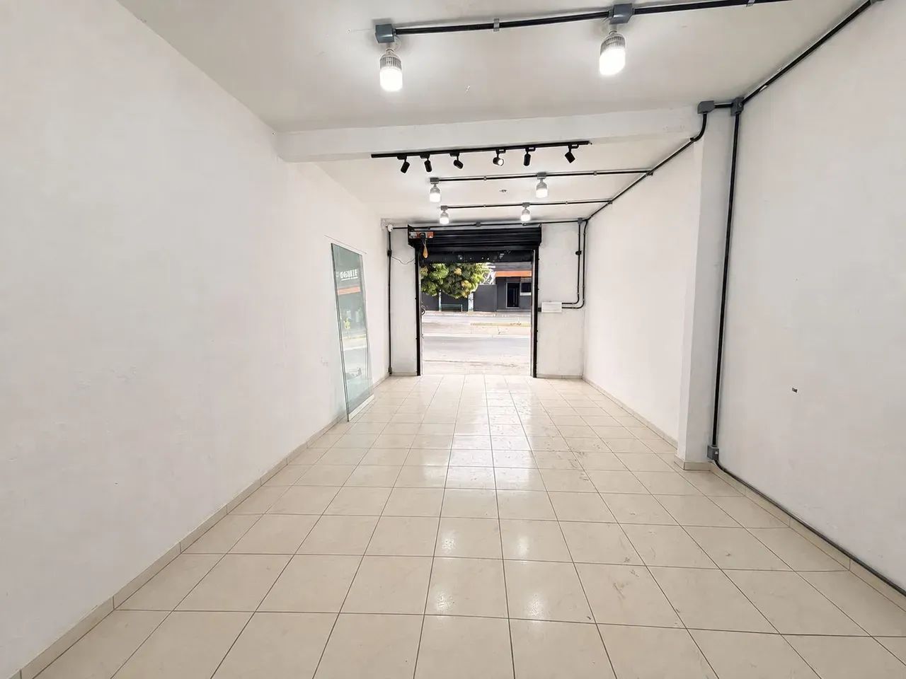 SALA COMERCIAL PARA LOCAÇÃO  AVENIDA DAS PALMEIRAS - Foto 2