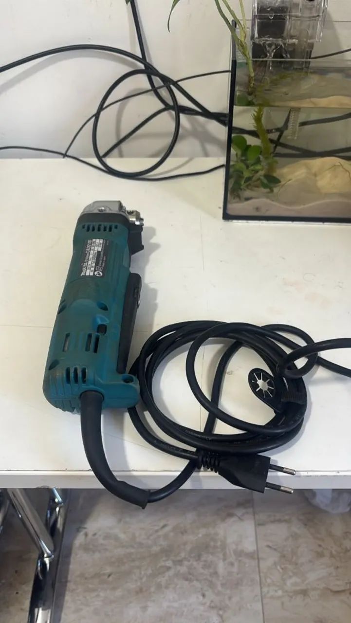 Furadeira angular Makita DA3010F - Foto 2