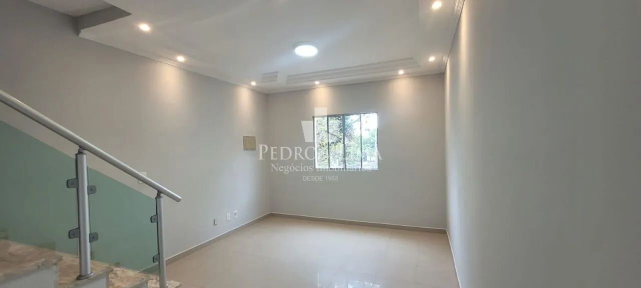 Sobrado para locação com 2 quartos e 2 vagas na Vila Libanesa