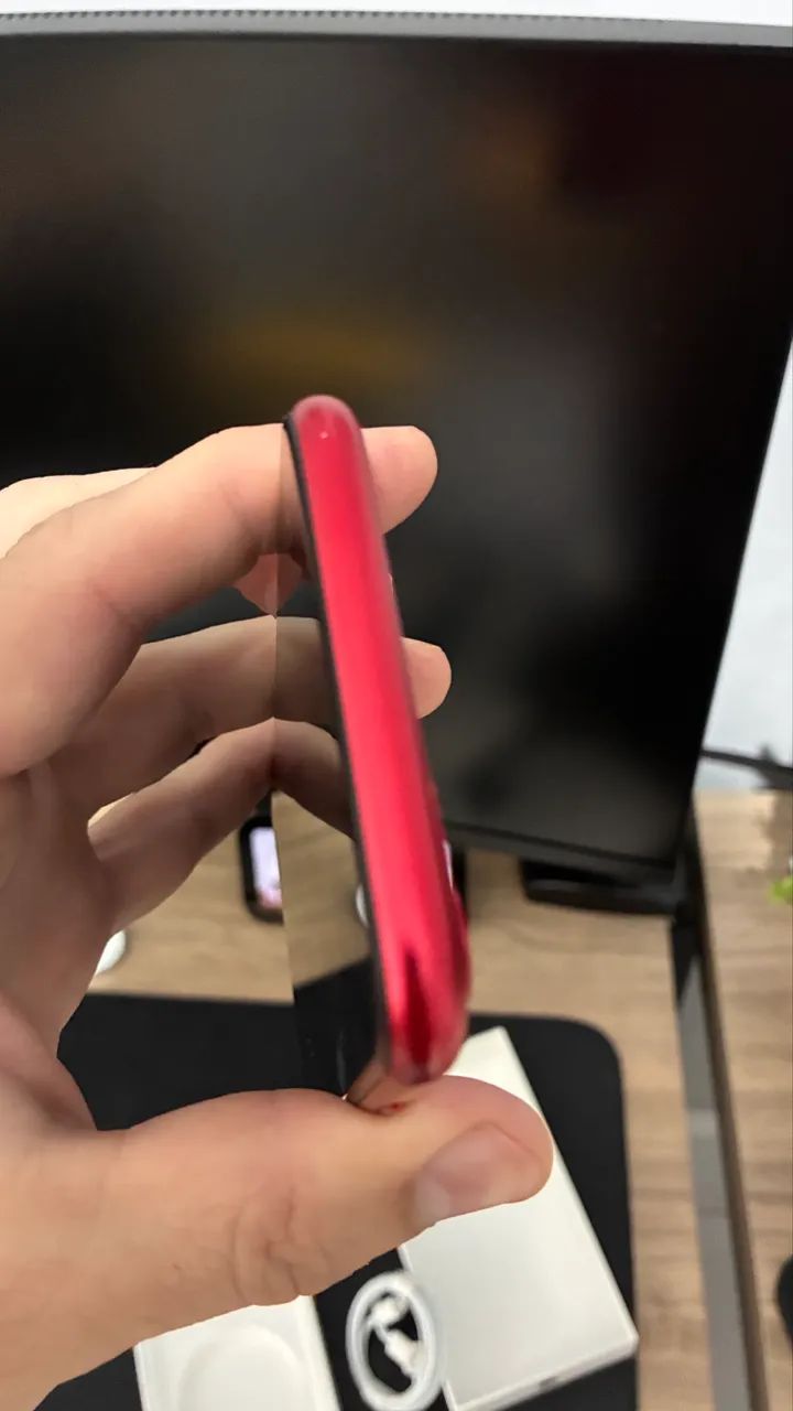 IPHONE 11 Product Red 64GB - Celulares e Smartphones - Bairro Novo