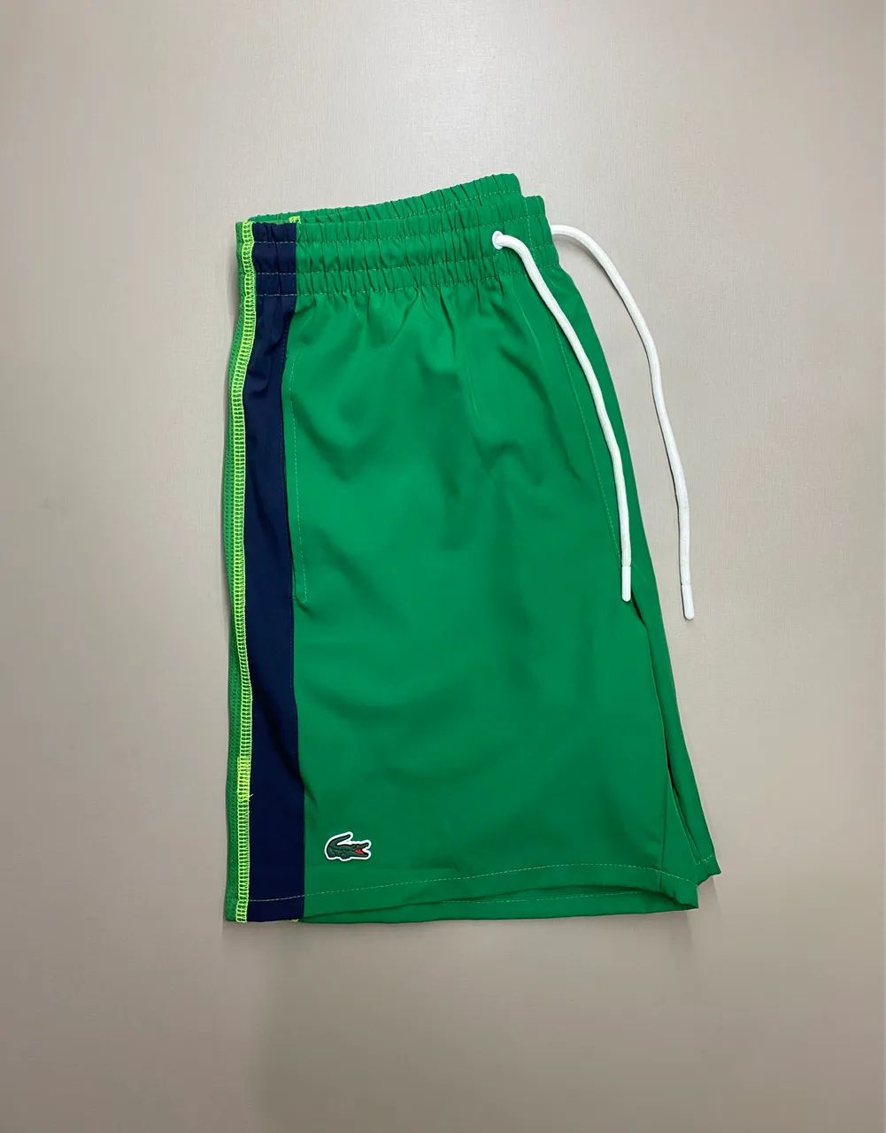 Bermuda Tactel Verde Limitada  - Foto 3
