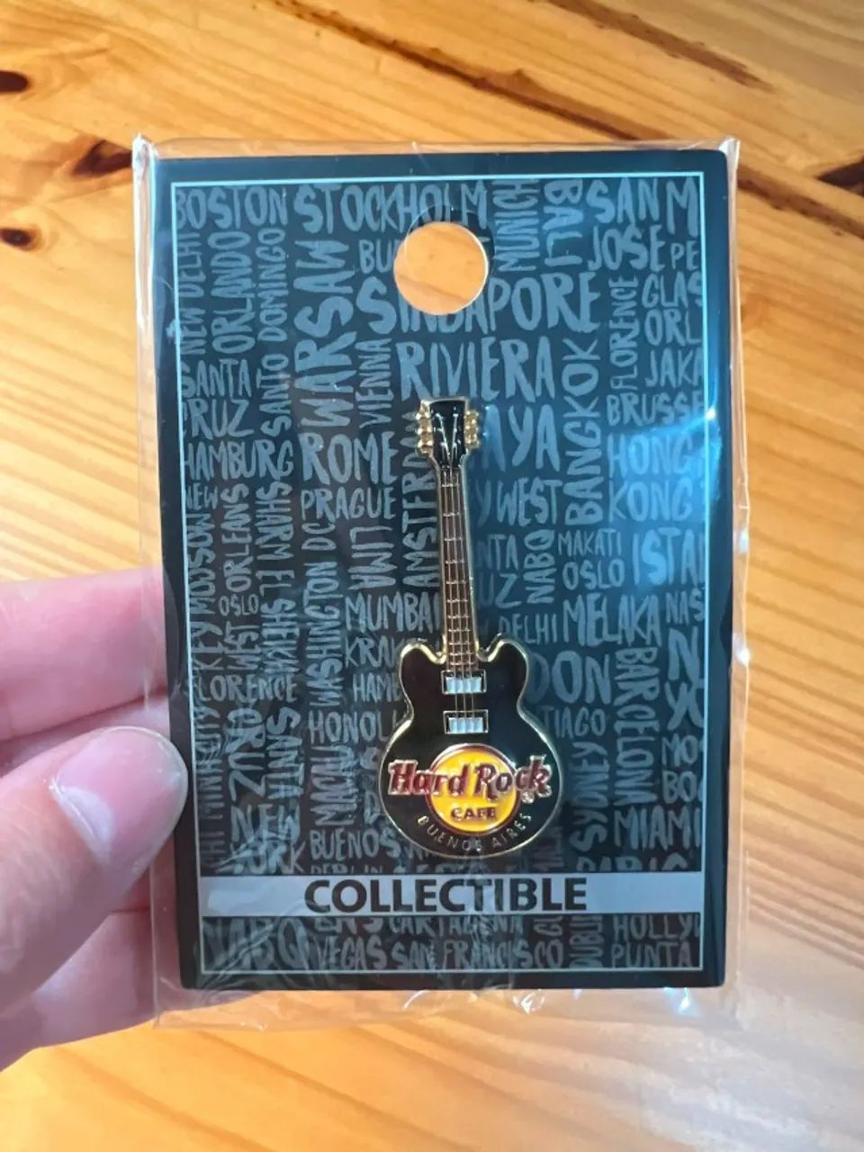 Pin guitarra Hard Rock cafe Buenos Aires