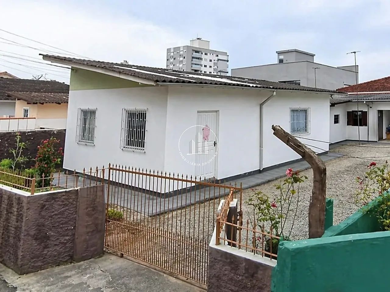 2 CASAS NO MESMO TERRENO - Centro - Foto 3