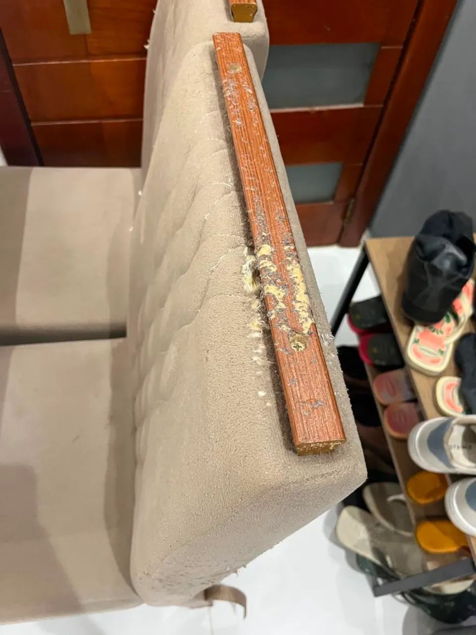Mesa de jantar com tampo de vidro e 4 cadeiras - Foto 5