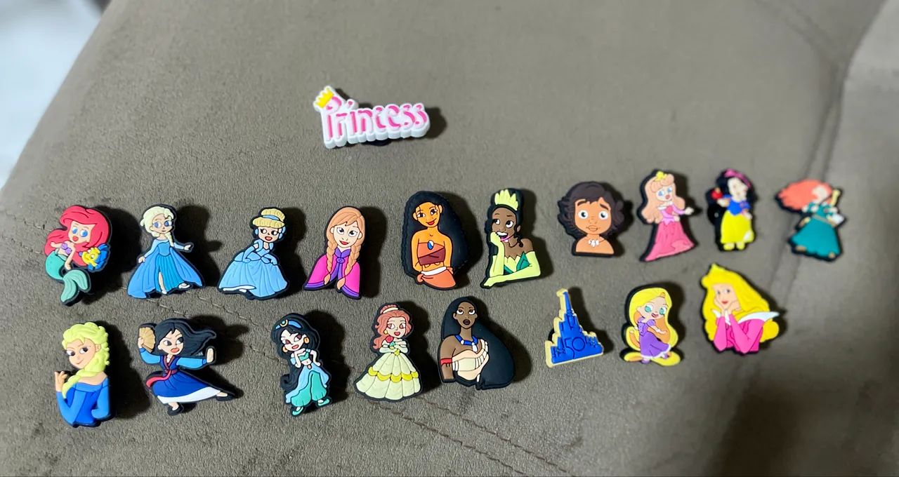 Pins para Crocs sandália  - Foto 3