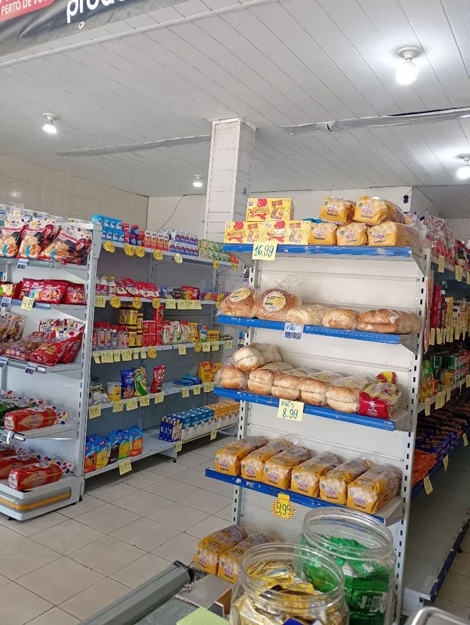 Prateleiras de mercado 