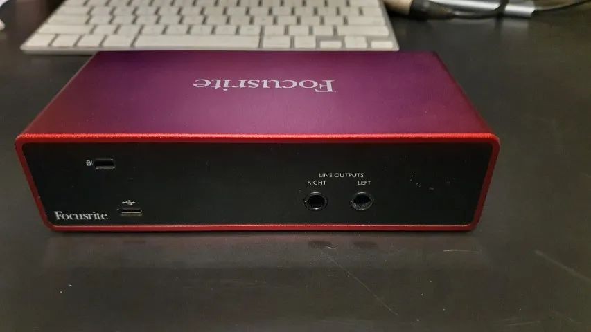Interface de áudio Focusrite Scarlett 2i2 3º geração - Foto 4