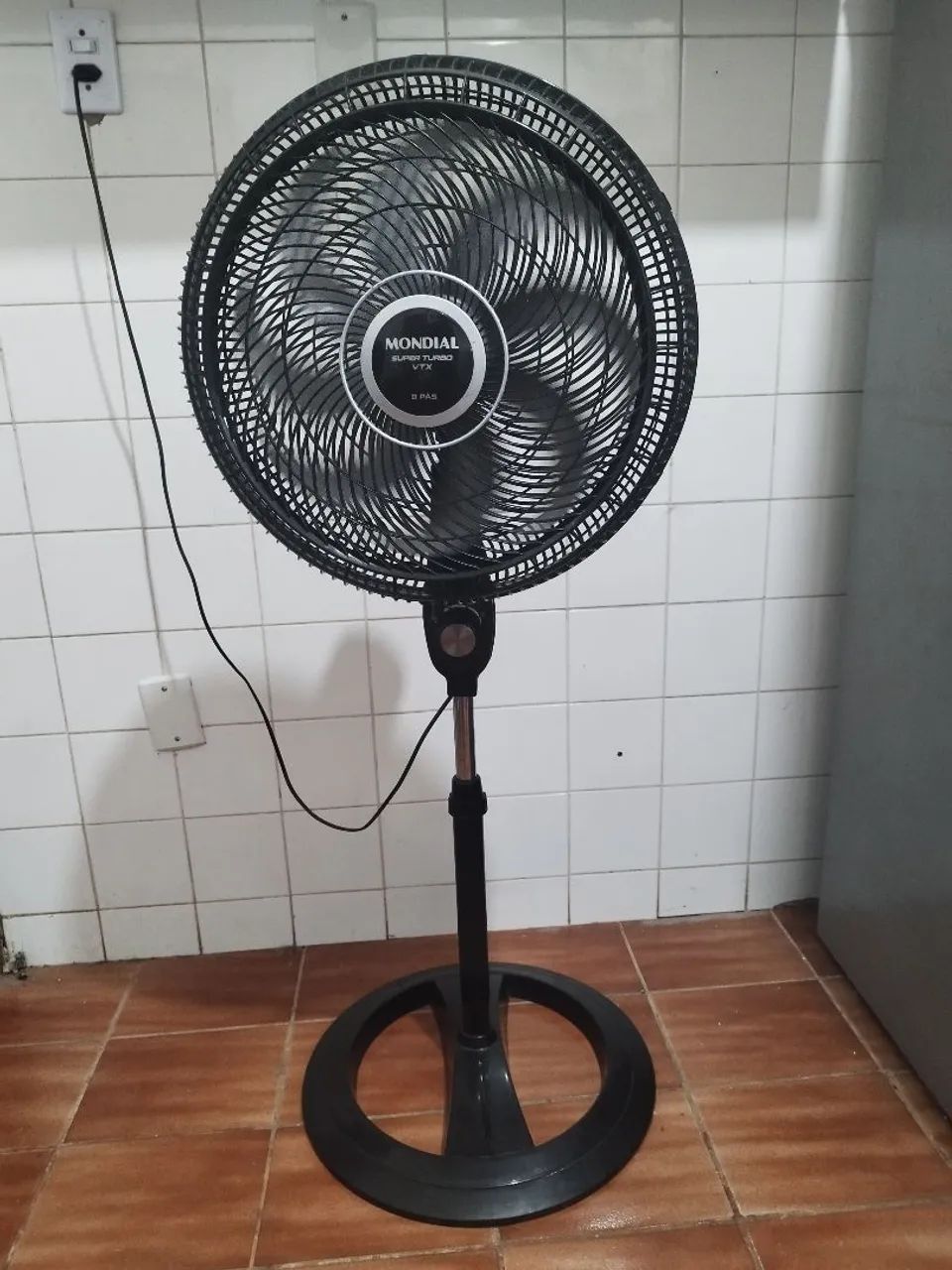 Ventilador Mondial Super Turbo de Coluna 8 Pás 40 cm - Foto 2