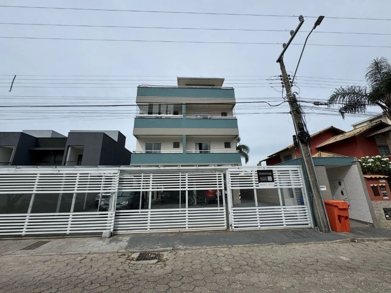 Cobertura mobiliada com 3 dormitórios + terraço à 600m da Praia dos Ingleses! - Foto 2