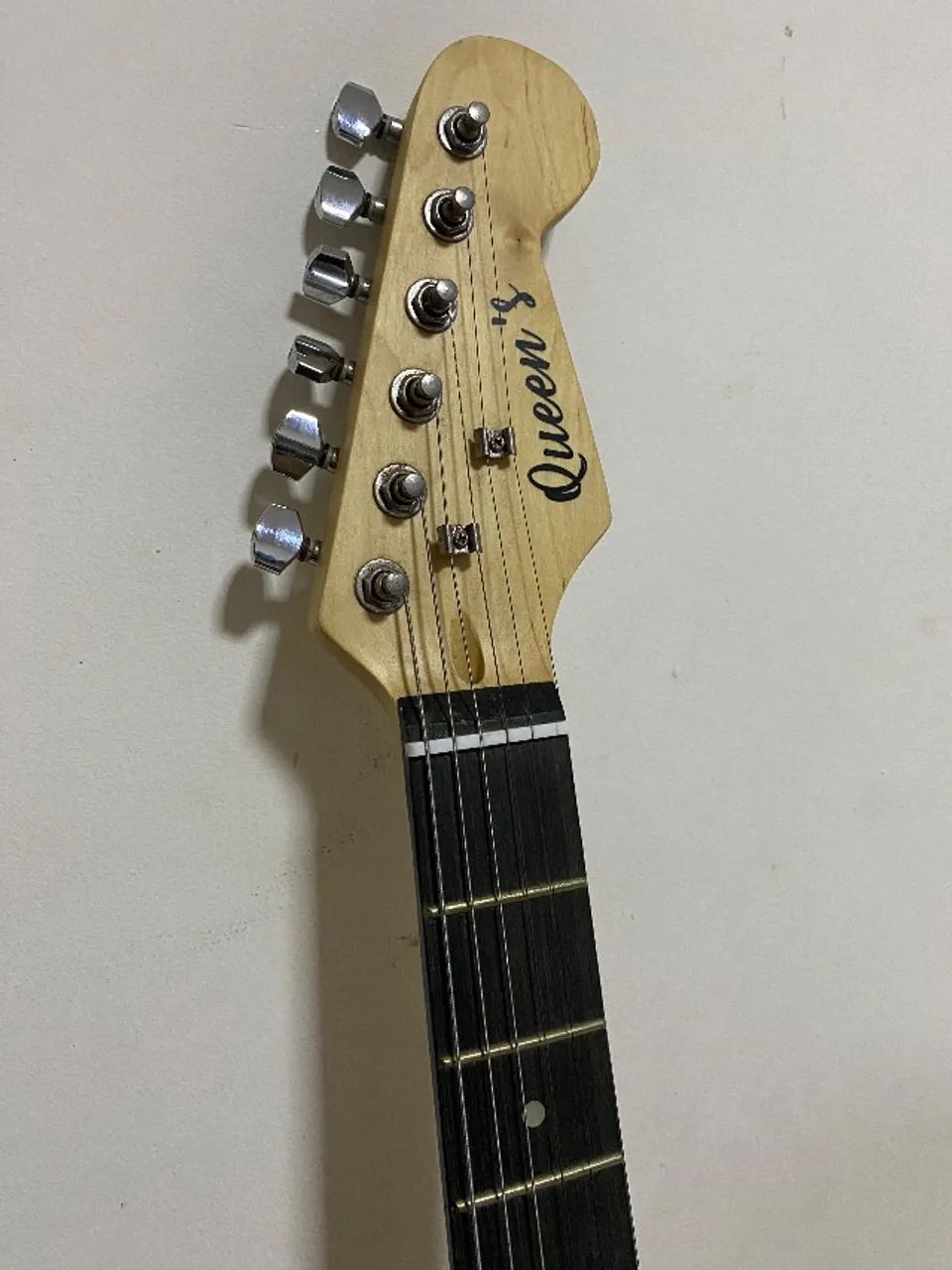 Guitarra Elétrica Stratocaster Queen?s - Foto 4
