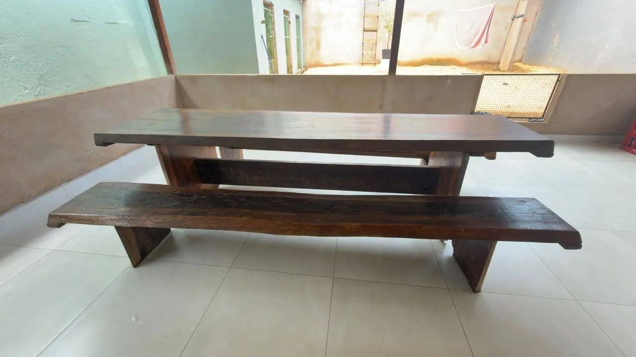 Mesa disponível para venda 