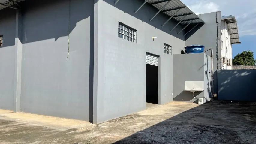 Alugo Ponto Comercial. AV São Sebastião, 323  com 386 m². Garagem pra caminhão e estaciona - Foto 2