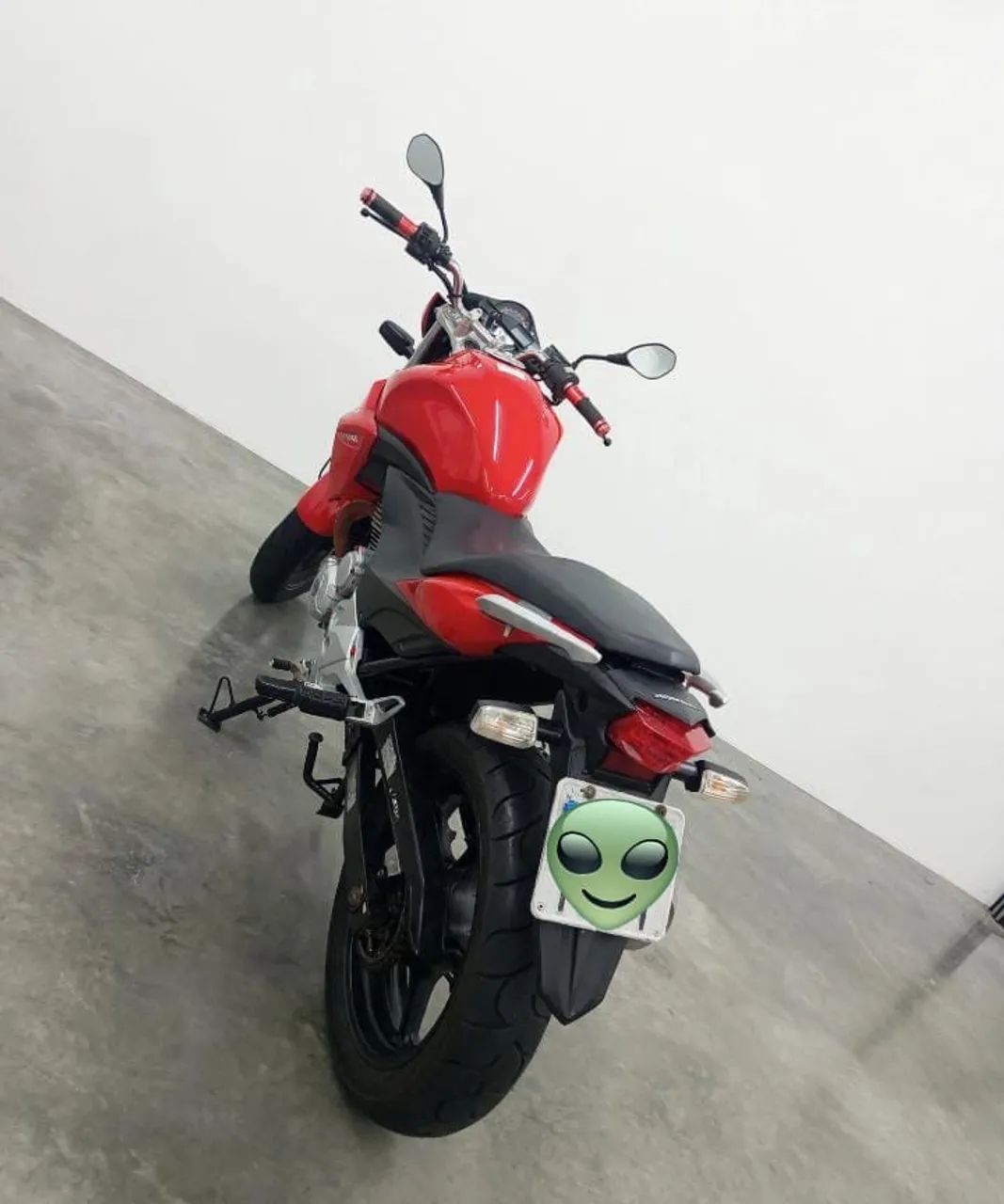 CB 300