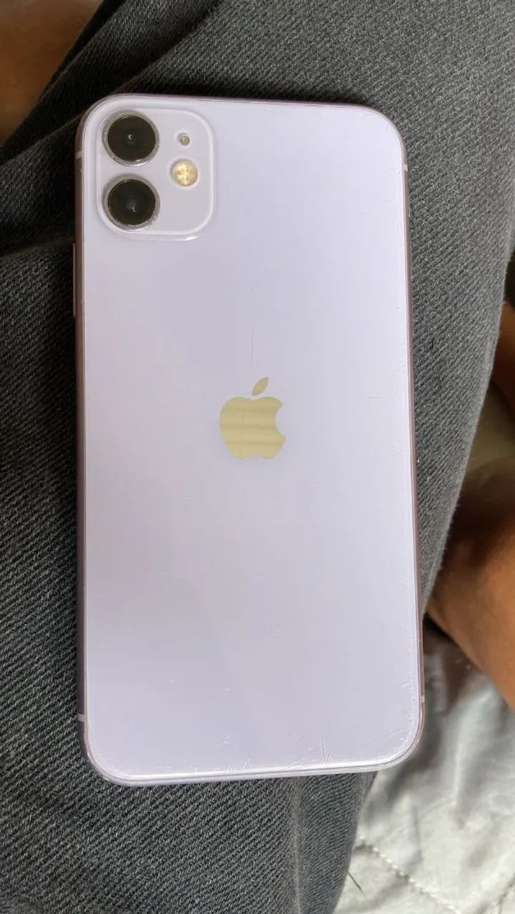 Iphone 11 lilás