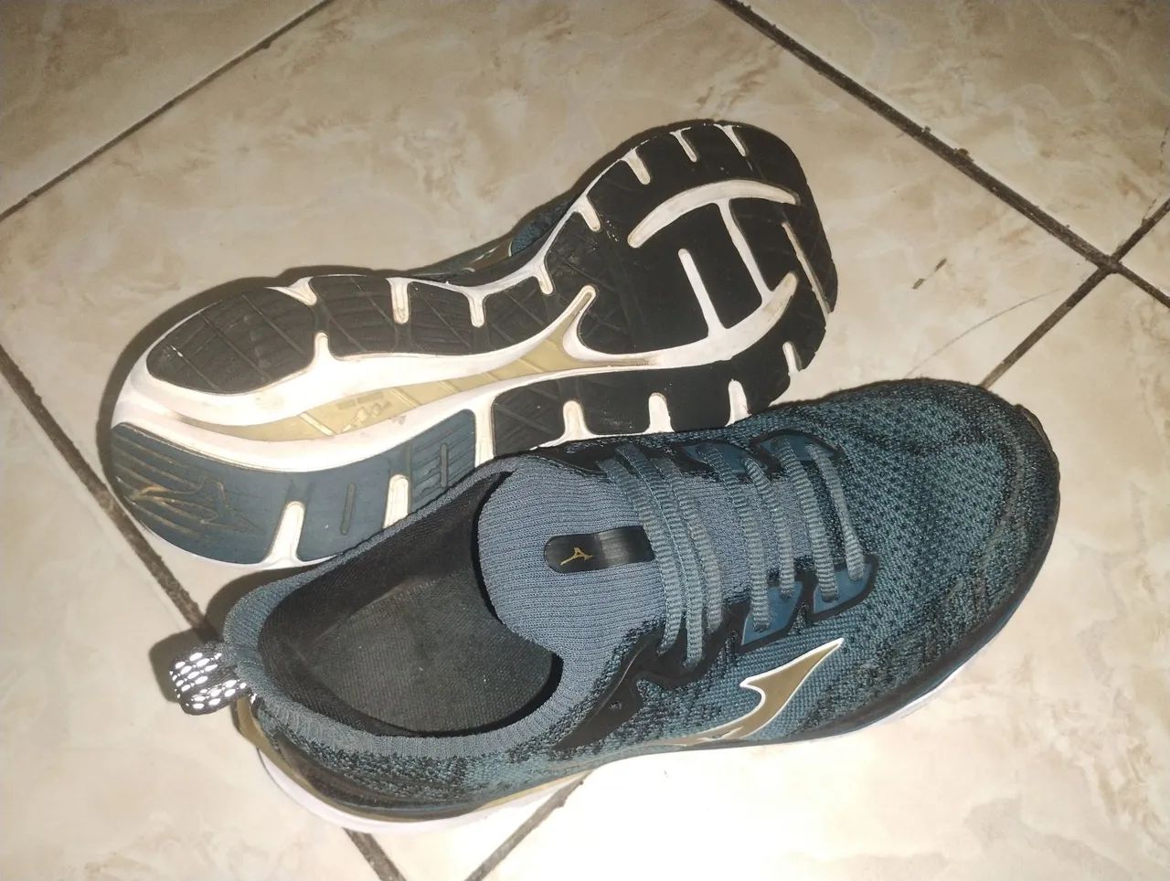 Mizuno original usado mais bem conservado n°43 sem nenhum grave