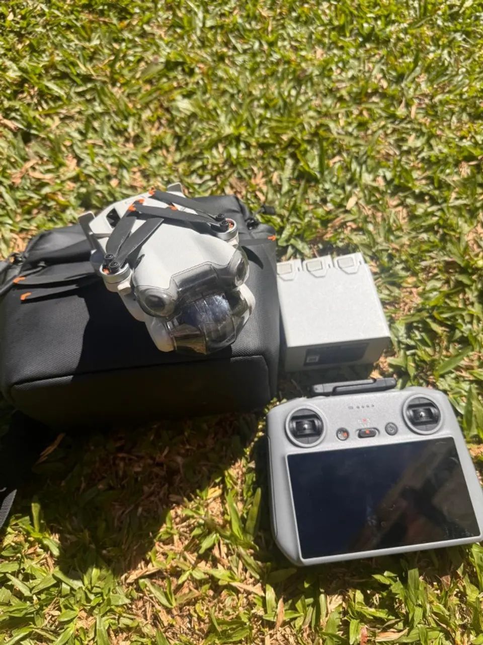 Drone Mini 4 Pro Kit Fly more + controle com tela  - Foto 4