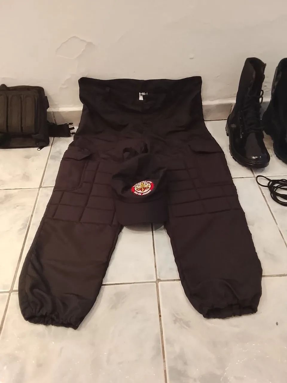 Conjunto Bombeiro Civil com calça tática, cinto, boné, coturno e bordal  - Foto 2