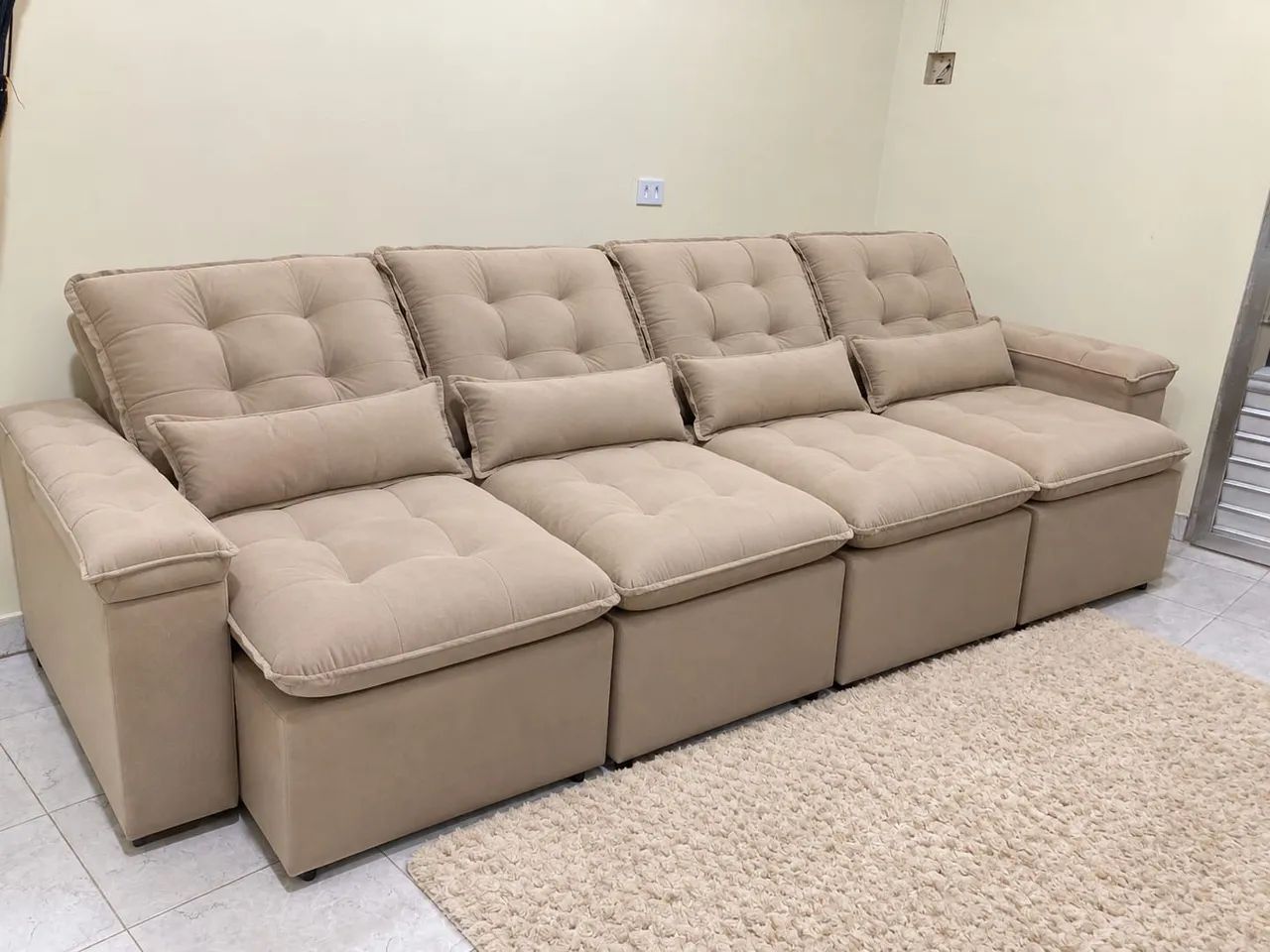 Sofás retrátil e reclinável com pillow top 4 lugares 