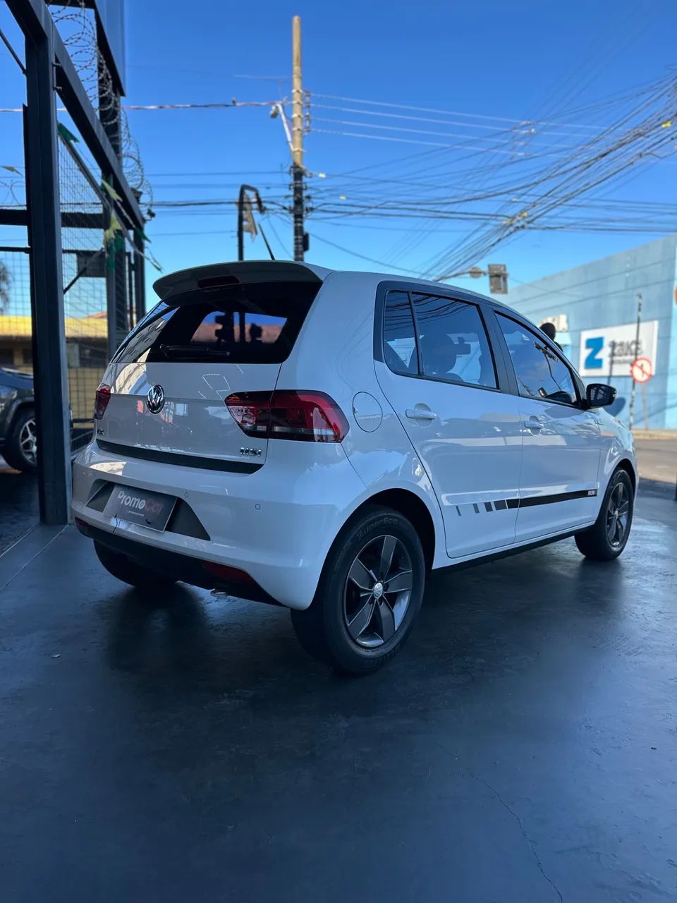 Volkswagen Fox 1.6 MI Total Flex 8V 5P 2017 - Foto 3